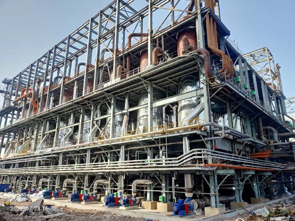 2020年11月 重慶市九龍萬(wàn)博新材料科技有限公司500噸七效蒸發(fā)器建成投產(chǎn)。